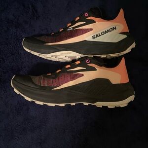 Women’s Salomon Genesis trail Running shoes.